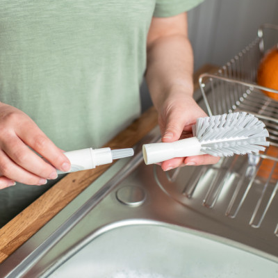 Cọ rửa bình sữa và núm ty Tommee Tippee Closer to Nature