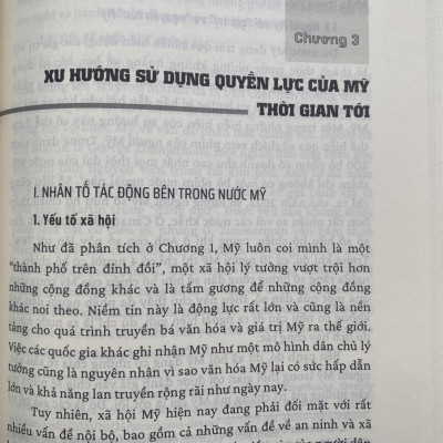 Quyền lực Mỹ trong quan hệ ngoại giao tiếp cận từ góc độ lịch sự và văn hóa (Sách chuyên khảo)