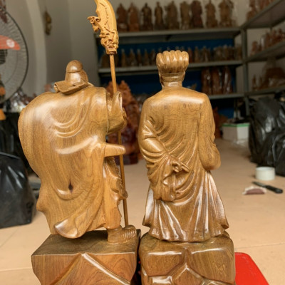 Cặp tượng không minh và quan công  văn võ song toàn ,bằng gỗ bách xanh thơm nức kt cao 20cm