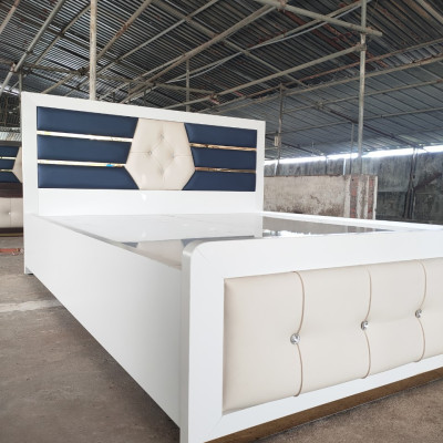 Giường gỗ MDF lõi xanh Tundo kết hợp inox mạ vàng 