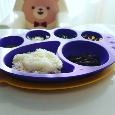 Bộ khay ăn dặm an toàn - Set khay thiên thần em bé đế dính 7chi tiết UINLUI