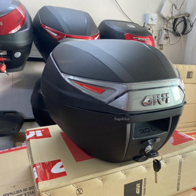Thùng Givi C30NT thiết kế của Ý, thùng givi 30 lit kèm đế, ốc gắn