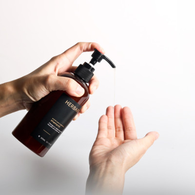 Dầu gội vỏ bưởi & bồ kết Herbario thảo dược 300ml phục hồi tóc, giảm gãy rụng giúp khôi phục lại mái tóc chắc khỏe đẹp thuần chay