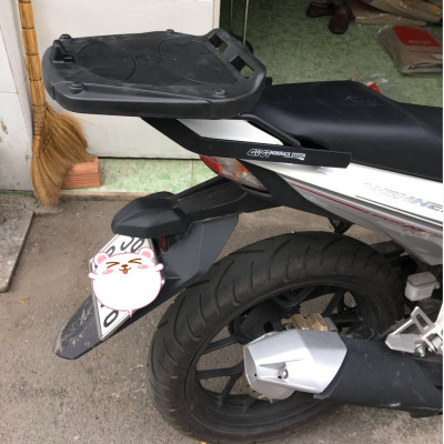 Đế đệm Givi MP60N dùng để lắp thùng Givi