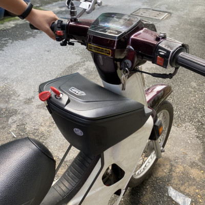 Thùng giữa Givi G10N kèm bát gắn cho xe Dream, thùng giữa Dream