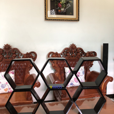 Bộ 3 kệ trang trí treo tường tổ ong hình lục giác bằng gỗ tự nhiên cao cấp VIMOS