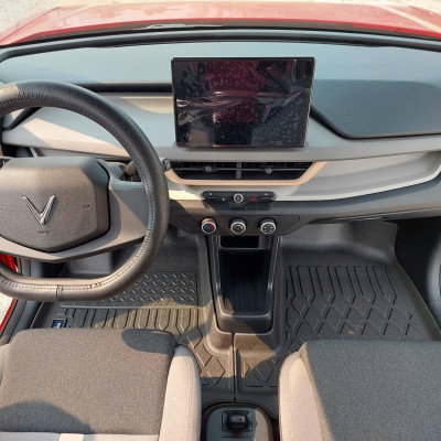 Bọc vô lăng cao cấp Macsim dành cho Vinfast E34, VF3, VF5, VF8, VF9 mã DCUT L16T-2 chất liệu da thật - Khâu tay 100%