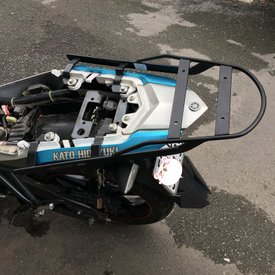 Thùng givi E250N2 kèm đế, bát gắn và baga givi gắn cho xe FZ 150i