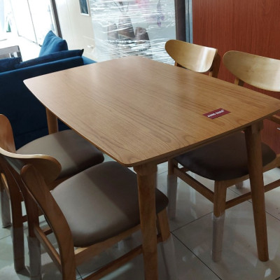 Bộ bàn ăn 4 ghế mango