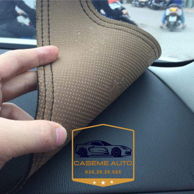 [HYUNDAI ELANTRA] Thảm Taplo 3 Lớp Dành Cho Xe HYUNDAI ELANTRA, Nhung Lông Cừu Và Da Vân Carbon Cao Cấp - Hàng Chính Hãng