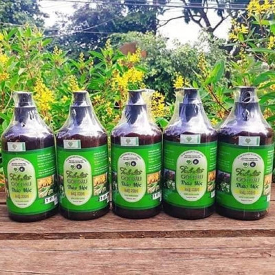 Combo 1 chai Tinh chất dầu gội đầu cô đặc thảo mộc dưỡng tóc MẸ KEN 250ml và 1 chai Tinh chất dầu gội đầu cô đặc thảo mộc dưỡng tóc MẸ KEN 500ml tặng 1 chai tinh dầu sả chanh Mẹ Ken treo xe 