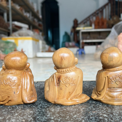 Bộ tượng tam không mini trang trí bàn học ,bàn làm việc ,ôtô ,láp tốp  bằng gỗ ngọc am thơm nức kt cao 9×6×7cm 