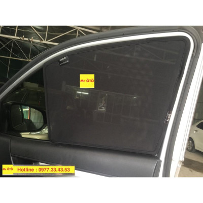 RÈM CHE NẮNG NAM CHÂM CHO XE TOYOTA HILUX 2016-2020