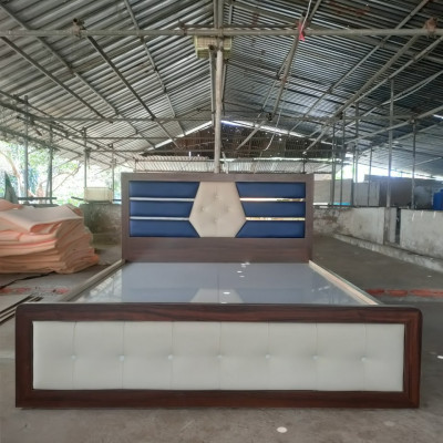 Giường gỗ MDF lõi xanh Juno Sofa kết hợp inox mạ vàng 