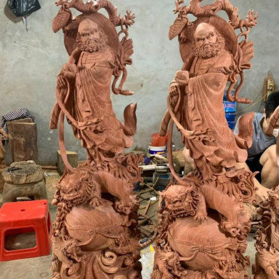 Tượng đạt ma sư tổ bằng gỗ hương đá liền khối kt cao 1m20cm