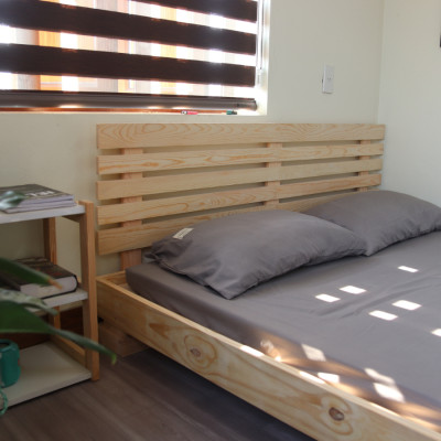 Giường ngủ gỗ CT08 Juno Sofa màu vàng nhạt 