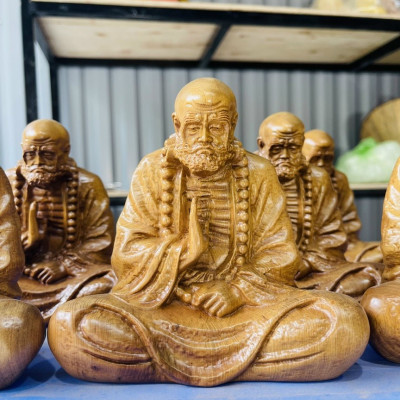 Tượng đạt ma sư tổ ngồi thiền bằng gỗ bách xanh thơm nức kt 15×14×9cm