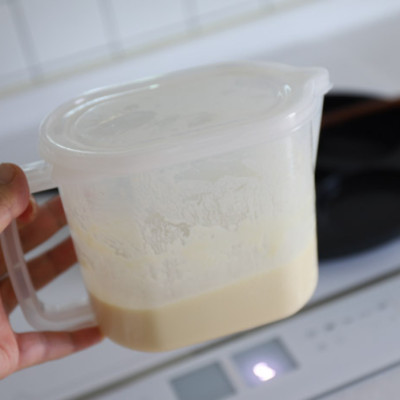 Hộp thực phẩm có tay cầm Nakaya 1000ml,  nắp bằng nhựa PE mềm dẻo, khả năng chịu được nhiệt từ -20~ 70°C- nội địa Nhật Bản