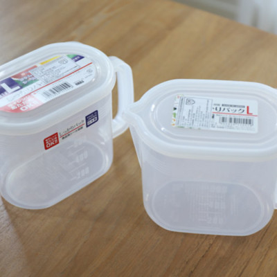 Hộp thực phẩm có tay cầm Nakaya 1000ml,  nắp bằng nhựa PE mềm dẻo, khả năng chịu được nhiệt từ -20~ 70°C- nội địa Nhật Bản