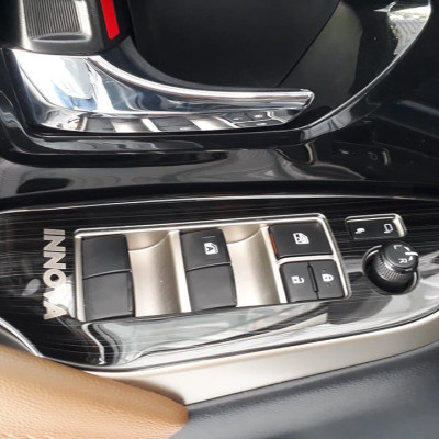 Ốp nội thất Titan dành cho Toyota Innova 2017-2019 Cao cấp