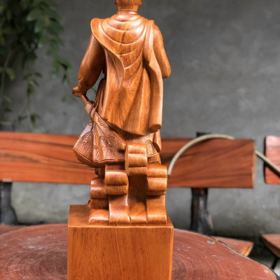 TƯỢNG TRẦN QUỐC TUẤN ,TRẦN HƯNG ĐẠO VƯƠNG BẰNG GỖ HƯƠNG ĐÁ KT 80×26×21CM