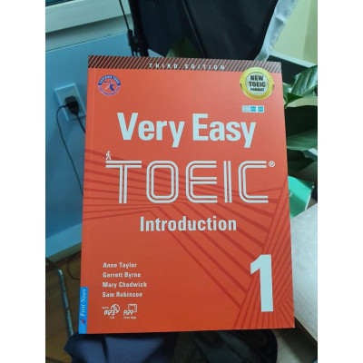 Combo 3 Cuốn Luyện Thi NEW TOEIC. Trình Độ Sơ - Trung Cấp (Very Easy TOEIC 1 + Very Easy TOEIC 2 + TOEIC Upgrade)