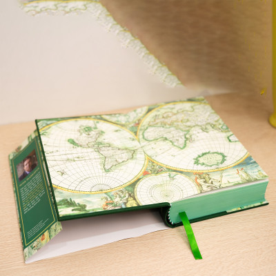 Sách Trái Đất Chuyển Mình ( Bản bìa vải KASHMIR - Trạm Đọc )