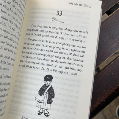 (Một trong những tác phẩm KINH ĐIỂN VĨ ĐẠI của văn học Nhật hiện đại với hơn 1 triệu bản đã được bán ra ) CHIẾC THÌA BẠC - Kansuke Naka - Khánh Trang dịch – 1980 Books – NXB Thanh Niên 