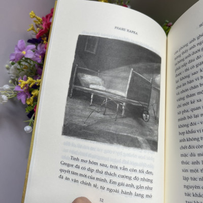 (Combo 2 cuốn Franz Kafka - Tái bản 2023) LÂU ĐÀI (Lê Chu Cầu dịch) – HOÁ THÂN (Đức Tài dịch) – Nhã Nam 