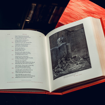 Ấn bản giới hạn Thần khúc (bìa Buckram)