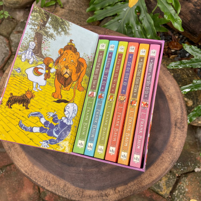 Boxset Dorothy và xứ Oz diệu kỳ - Gồm 6 cuốn của L. Frank Baum (Bản dịch mới, tặng kèm 6 bookmark)