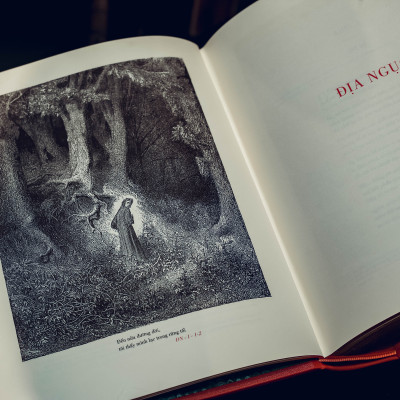 Ấn bản giới hạn Thần khúc (bìa Buckram)