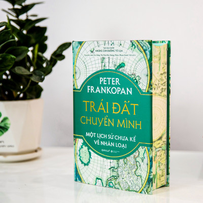 Sách Trái Đất Chuyển Mình ( Bản bìa vải KASHMIR - Trạm Đọc )