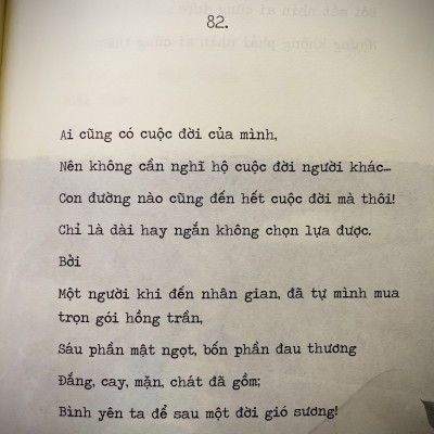 Sách - Nhân gian trà hoa