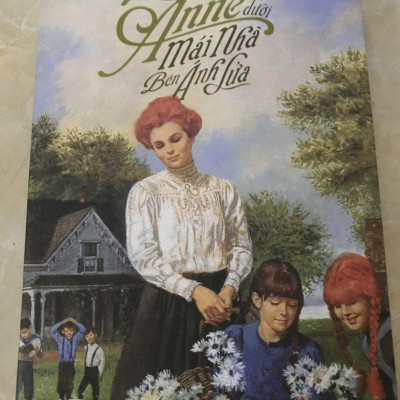 Combo 07 cuốn Anne tóc đỏ: Anna tóc đỏ dưới Chái nhà Xanh, Anna tóc đỏ làng Avonlea, Anna tóc đỏ ở đảo Hoàng từ Edward, Anna tóc đỏ dưới mái nhà Bạch Dương, Anna tóc đỏ và Ngôi nhà Mơ Ước, Anna dưới mái nhà Bên Ánh Lửa, Thung lũng cầu vồng