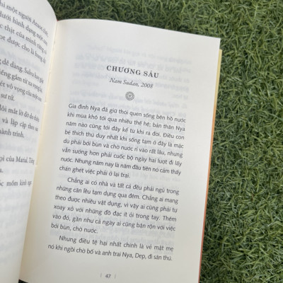 [15 năm Thaihabooks] LẤY NƯỚC ĐƯỜNG XA - Linda Sue Park – Bìa cứng