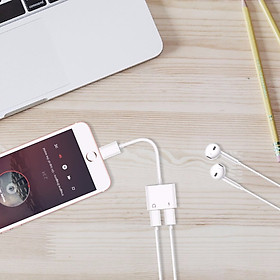 Cáp chia 2 đầu tai nghe và sạc cho iphone - miếng lót chuột