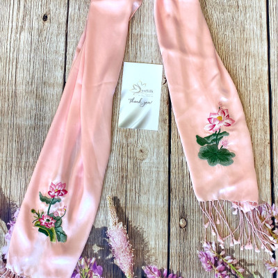 Khăn Lụa Thêu Tay Hoa Sen - SenSilk Embroidery Silk made in Vietnam - Quà Tặng Doanh Nhân - 100% Lụa Tơ Tằm Bảo Lộc Cao Cấp Rụa Tay Thủ Công 200*55cm
