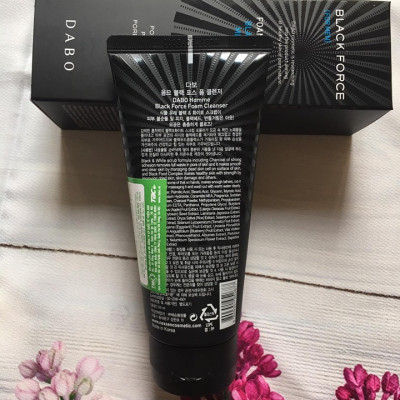 Sữa Rửa Mặt Nam Dabo Black Force Foam Cleanser Mild Scrub Than Hoạt Tính Kháng Khuẩn, Ngừa Mụn, Sạch Nhờn (120ml) 