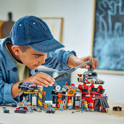 LEGO CITY 60472 Đồ Chơi Lắp Ráp Bãi Phế Liệu Ô Tô (871 chi tiết)