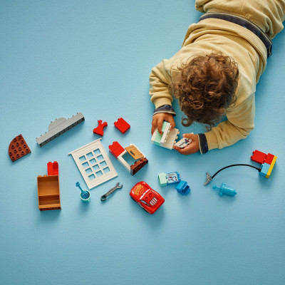 Đồ Chơi Bộ Lắp Ráp Chuyến Thăm Gara Của Bác Sĩ Doc Và Xe McQueen LEGO DUPLO 10456 (35 chi tiết)