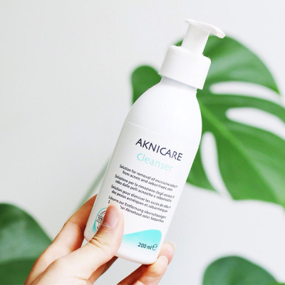 Sữa Rửa Mặt Cho Da Nhờn Mụn Aknicare Cleanser 200ml