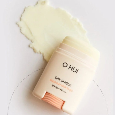Thỏi chống nắng cấp ẩm mát da OHUI Day Shield Aqua Sun Stick To Go SPF50+/PA++++ 14g