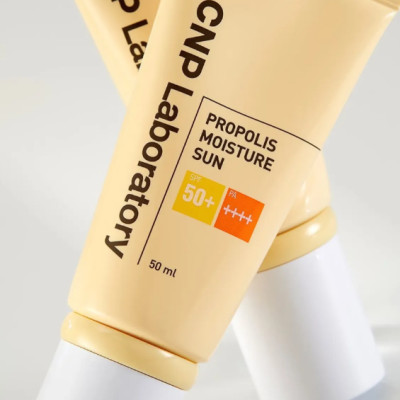 Kem chống nắng keo ong phục hồi cấp ẩm cho da hỗn hợp thiên khô CNP Propolis Moisture Sun 50ml