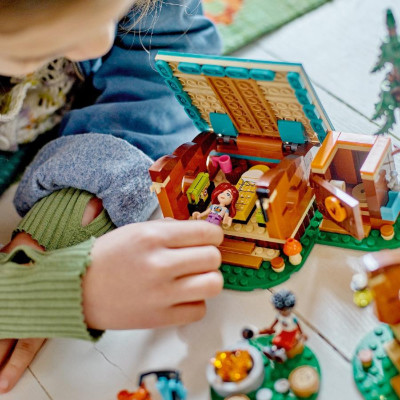 LEGO FRIENDS 42624 Đồ Chơi Lắp Ráp Nhà Gỗ Cắm Trại (437 chi tiết)