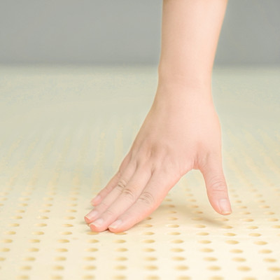 Nệm cao su 100% tự nhiên cao cấp Gummi Standard 2.0 10cm tại Vua Nệm - Nâng đỡ vượt trội, thoáng kí tối ưu