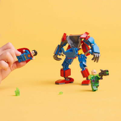 LEGO SUPERHEROES 76302Đồ Chơi Lắp Ráp Robot Siêu Nhân Đại Chiến Lex Luthor (120 chi tiết)