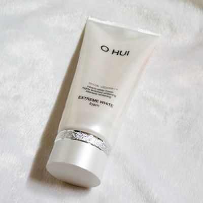 Sửa Rửa Mặt Dưỡng Trắng Ohui Extreme White Foam FI50243012 (160ml)