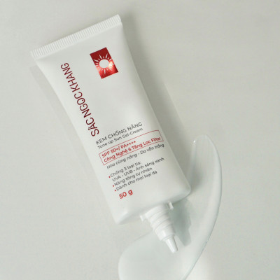 Kem chống nắng Sắc Ngọc Khang 50g giúp chống nắng hiệu quả với chỉ số SPF50, PA++++