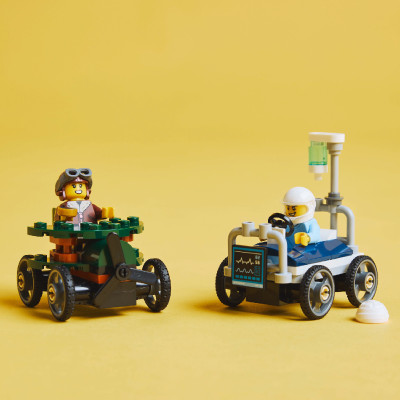LEGO CITY 60459 Đồ Chơi Lắp Ráp Bộ Đôi Máy Bay Vs Xe Cấp Cứu Di Động (70 chi tiết)